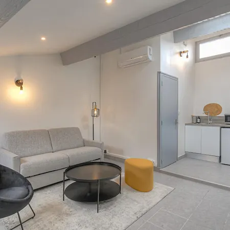 Le Cleret, Douillet Sous Les Toits